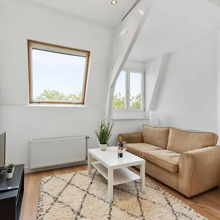 Penthouse Spacious With Canal View Apartment *